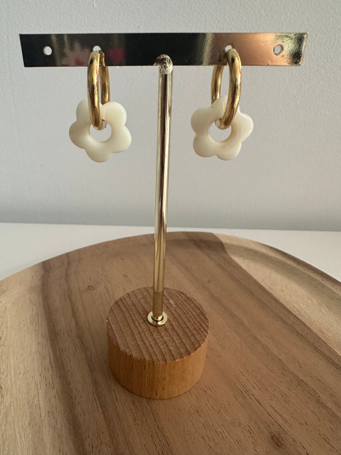 Boucles d'oreilles mini créoles blanc crémeux