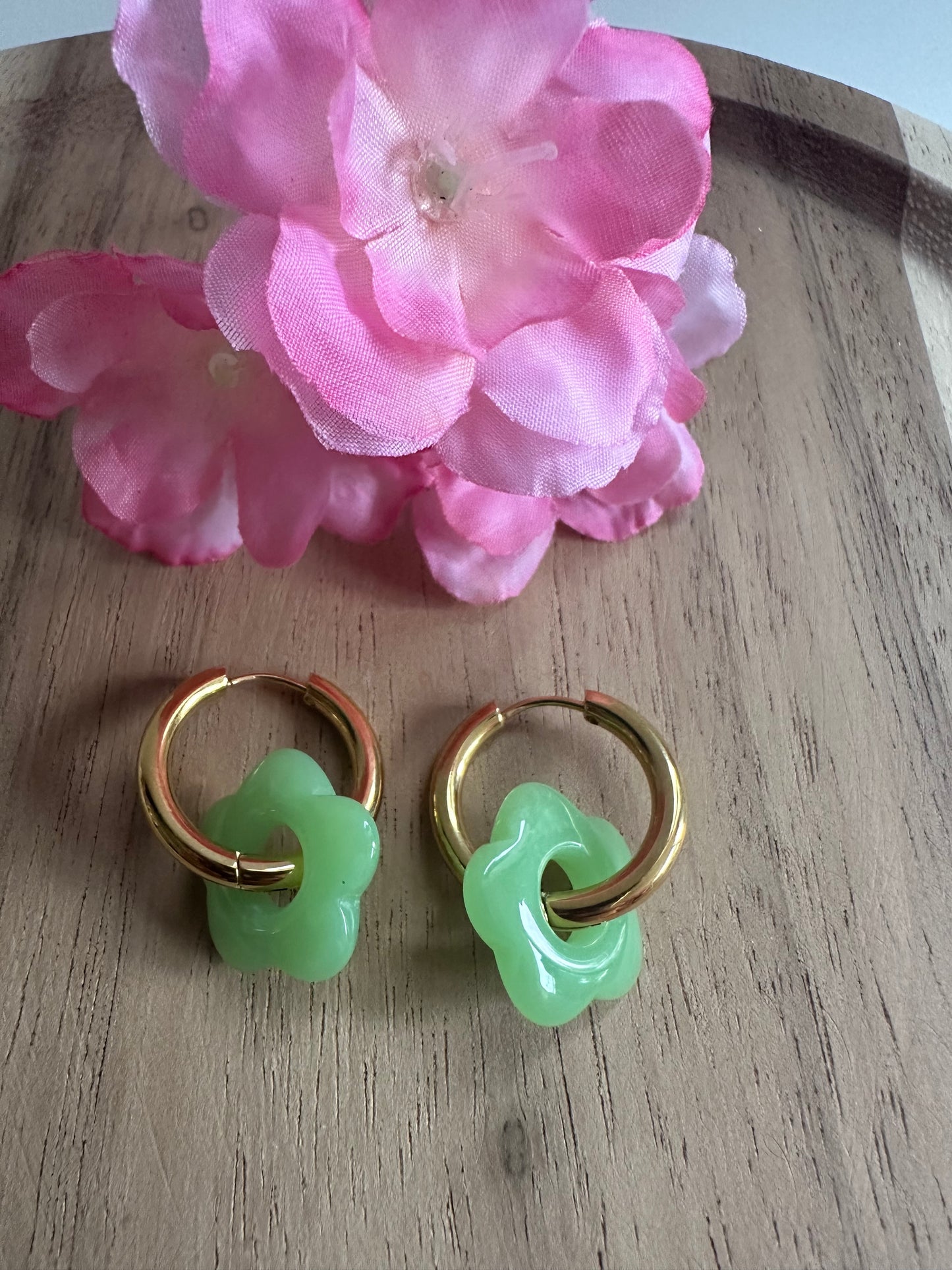 Boucles d'oreilles mini créoles verte