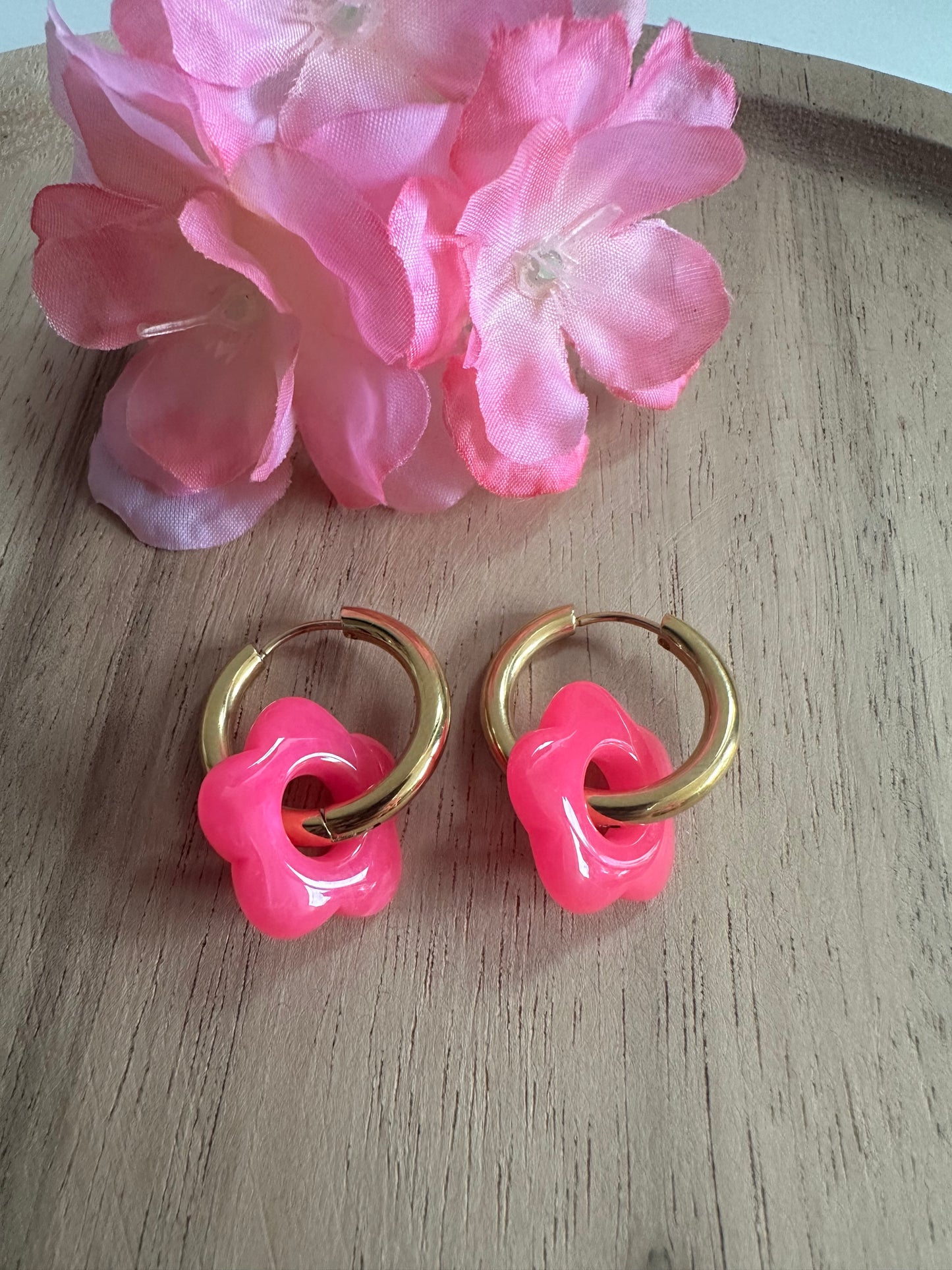 Boucles d'oreilles mini créoles rose fushia