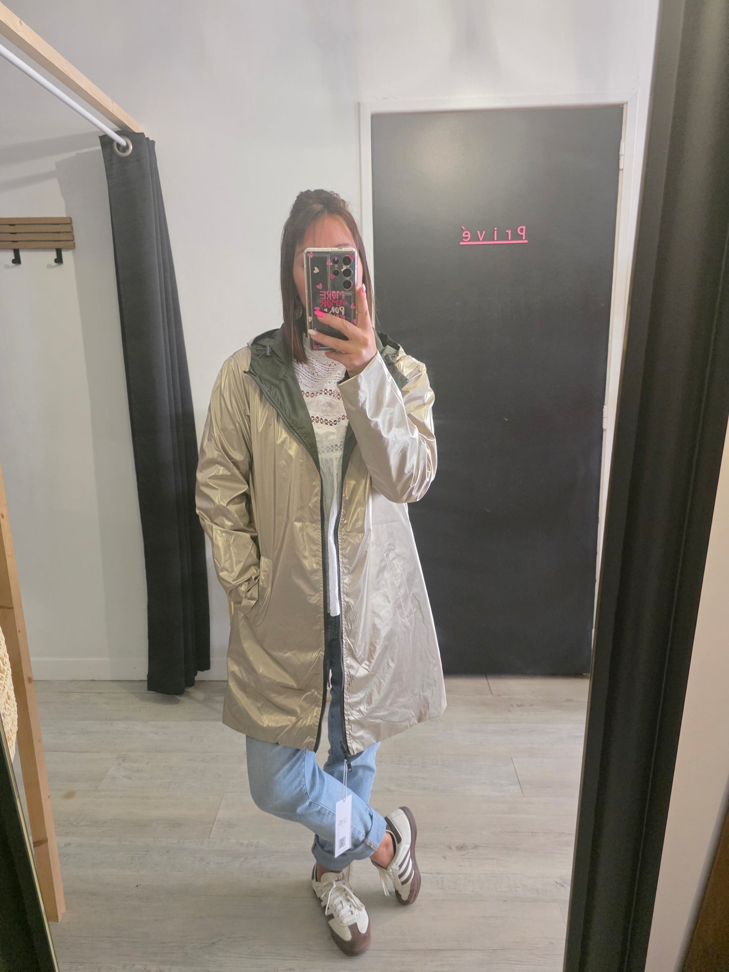 Parka Isa kaki or