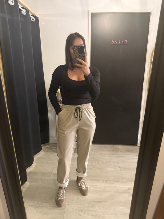Pantalon Emy beige simili cuir
