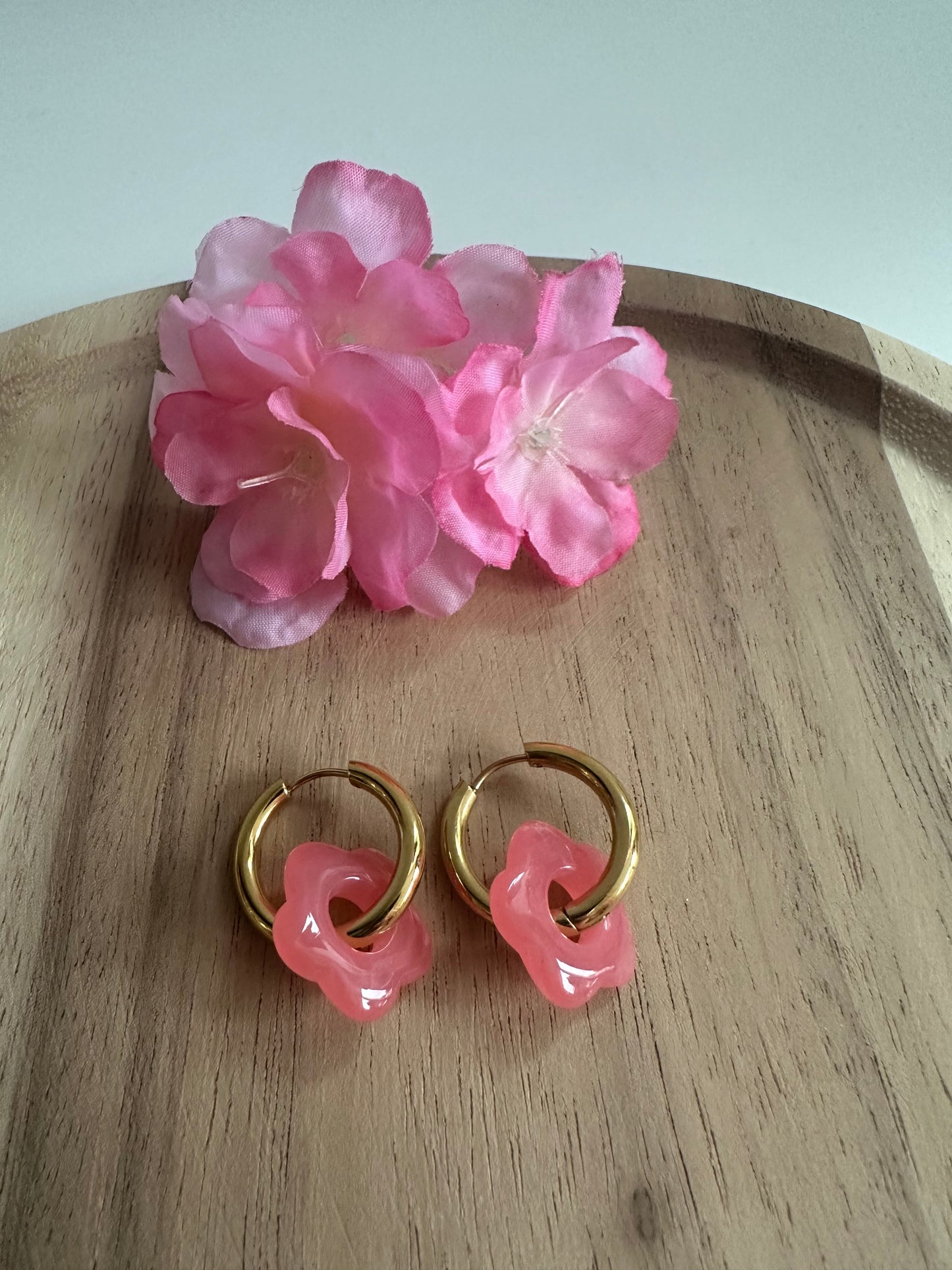 Boucles d'oreilles mini créoles rose bonbon